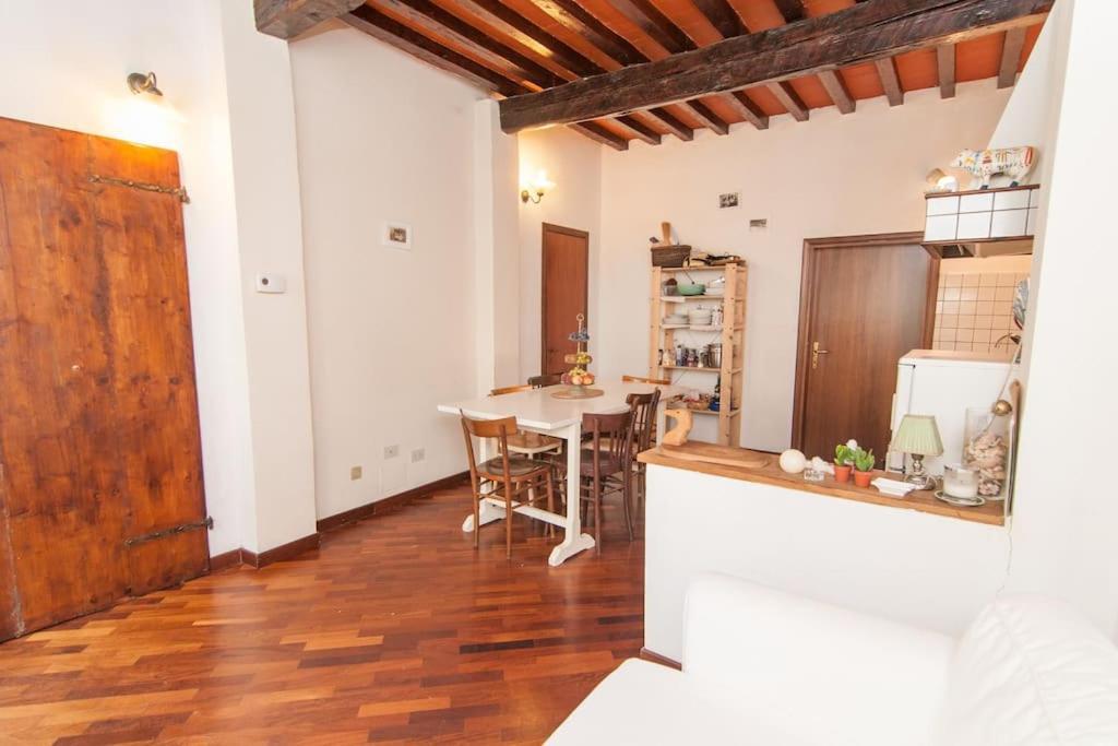 Romantic Apt In San Frediano Florenţa Exterior foto